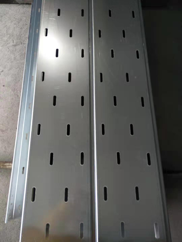 直通托盤(pán)式橋架在安裝上為何能夠省心？